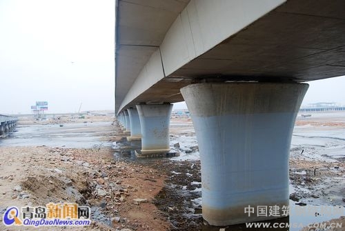 跨海大橋的建成將使青島老港、油港、前灣港連為一個整體